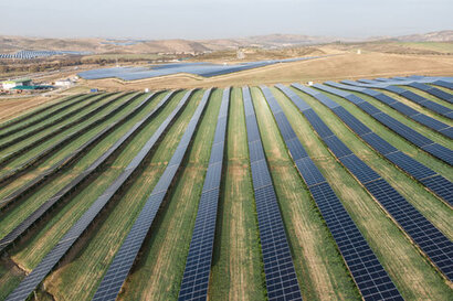 Agricultural operations commence at Alhendín solar farm in South Granada, Spain