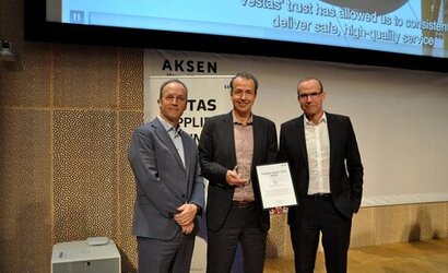 Vestas awards Sarens for its efforts in securing its onshore wind operations worldwide 