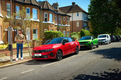 Motorists want on-street EV charging on 11,500 residential streets across the UK