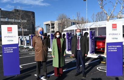 Inaugurada en Madrid la mayor electrolinera de España