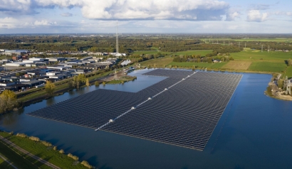 BayWa pone en marcha en solo seis semanas el mayor parque solar flotante de Holanda