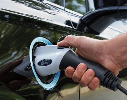 Midwestern Employers Learn About Workplace Charging for Electric Vehicles