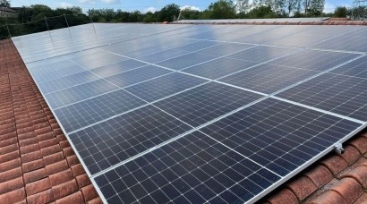 El PP se olvida de ETA y se alinea con EH Bildu a favor del autoconsumo en el Parlamento vasco