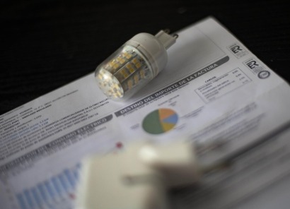 El precio de la luz sube este lunes un 6,7%, hasta los 141,05 euros/MWh