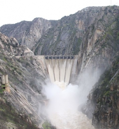 El precio de la electricidad baja cinco puntos en España mientras sube un 9% en Europa