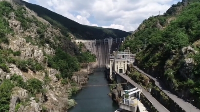 El sector eléctrico se une contra la política energética del PP en Galicia