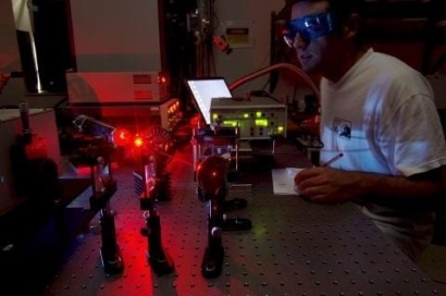 Los cuarenta años del Instituto de Energía Solar