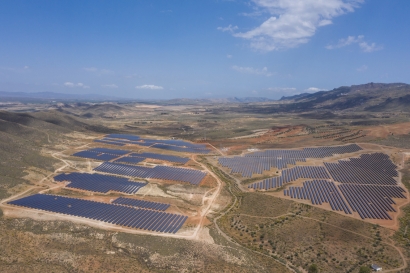 Aquila Capital inaugura en Almería su primera planta fotovoltaica en España