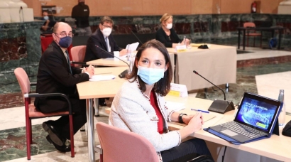 El Gobierno inyectará 10.000 millones de euros de fondos europeos para reforzar la industria automovilística "española"