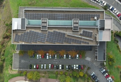 Mondragon Unibertsitatea apuesta por el autoconsumo con una cubierta solar de 120 kilovatios