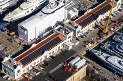 Norvento firma en el Puerto de Barcelona la instalación solar para autoconsumo del emblemático astillero de súperyates MB92
