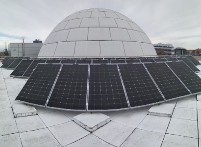 El Planetario de Madrid pinta de blanco su azotea para que sus nuevos paneles solares produzcan más electricidad