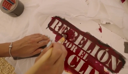 Activistas de Rebelión por el Clima bloquean la regasificadora de Enagás Huelva, "zona de sacrificio"