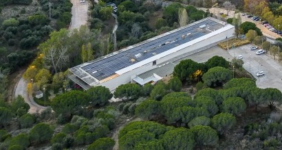 El Tanatorio de Badalona ahorra 29.000 euros en un año de autoconsumo solar