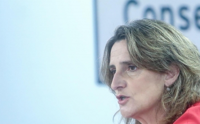 El Gobierno insiste en que los consumidores pagarán por la luz este año lo mismo que en 2018