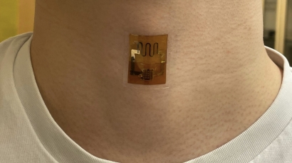 Esta “tirita” es capaz de producir electricidad a partir de sudor y de manera ininterrumpida