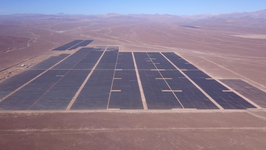 Acciona Chile anuncia que instalará una gigabatería de mil megavatios hora en Atacama