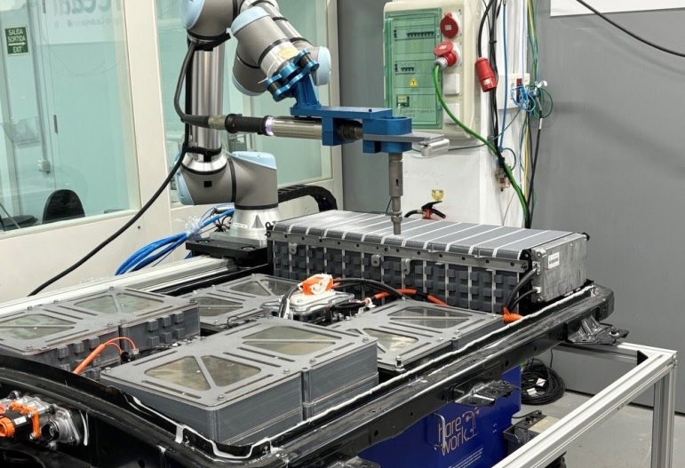 Eurecat inyecta IA y robótica colaborativa en su nuevo sistema de reciclado de baterías de iones de litio 