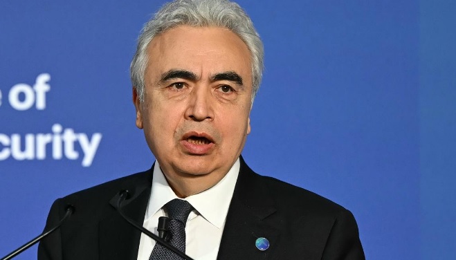 La Agencia Internacional de la Energía inunda el mercado con 400 millones de barriles de petróleo