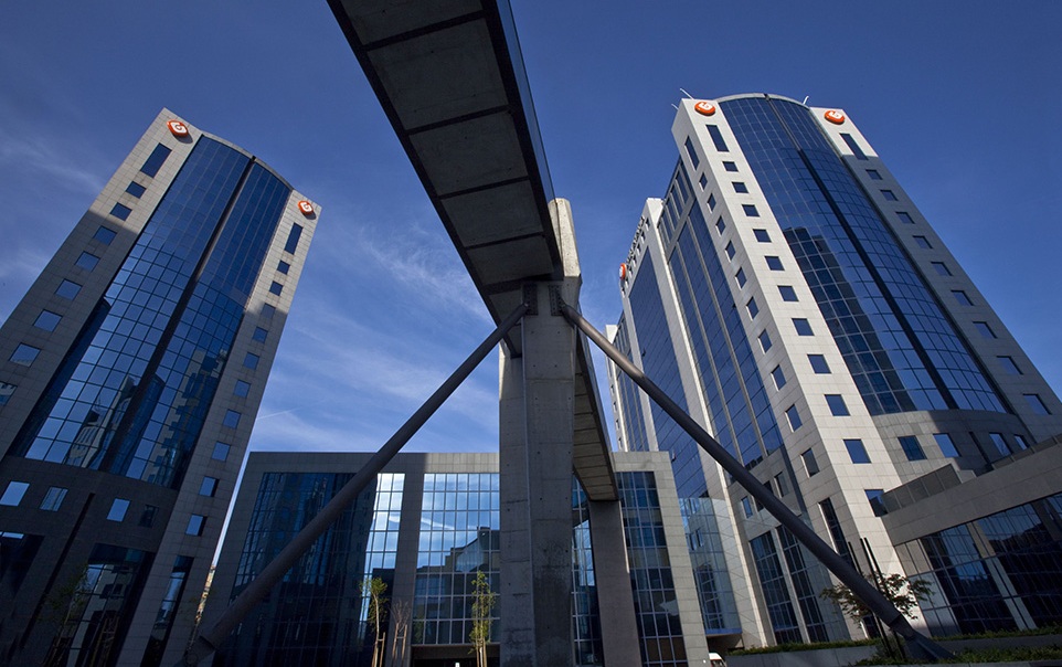 Moeve y Galp anuncian su intención de "casamiento" en Iberia