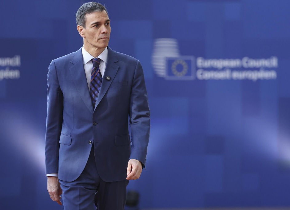 La gasolina y la electricidad, en el foco del plan de choque del Gobierno La gasolina y la electricidad, en el foco del plan de choque del Gobierno