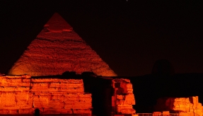 Salicru instala estabilizadores de tensión en las pirámides de Egipto para garantizar su iluminación