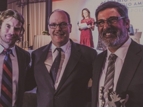 El Príncipe Alberto de Mónaco entrega a Acciona el Premio Nacional de Medio Ambiente de Chile