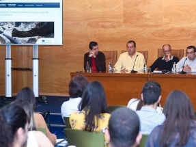 La desalación de agua con energías renovables reduce el coste de su producción a la mitad