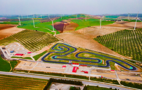 Goodwe electrifica un circuito malagueño de karts con fotovoltaica y baterías
