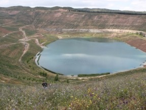 Parques eólicos y solares impiden la conexión a red de bombeos que podrían almacenar electricidad generada en parques eólicos y solares