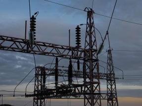 El precio de la luz baja casi un 25% este jueves, hasta los 51,77 euros/MWh