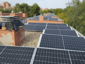 Las comercializadoras bloquean más de la mitad de los autoconsumos del mayor barrio solar de España