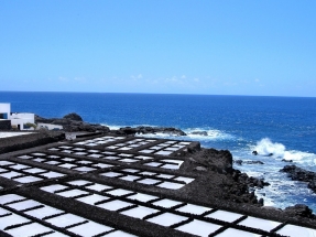 La isla canaria en la que la electricidad le cuesta a cada habitante 635 kilos de diésel al año