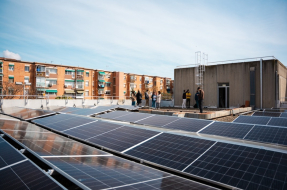 Así es la receta Illa contra los efectos de la guerra: autoconsumo, comunidades energéticas, biogás y 400 millones de euros