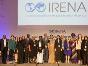 Las mujeres solo suponen aún el 32% de la fuerza laboral en el sector de las renovables