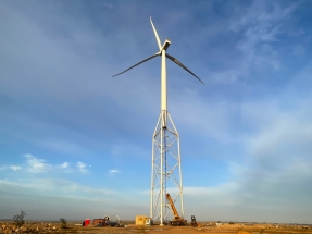 La navarra Nabrawind instala el aerogenerador más alto de África