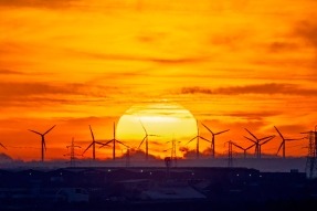 Las energías renovables serán la principal fuente de generación de electricidad en 2025