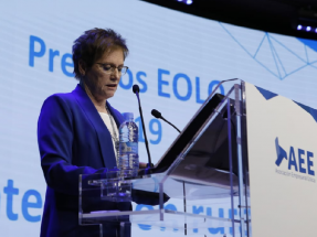 "Qué airaz anda en este pueblo"