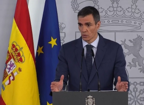 Sánchez anuncia un "paquete masivo de deducciones" en el IRPF para autoconsumo, bomba de calor y electromovilidad