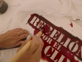 Activistas de Rebelión por el Clima bloquean la regasificadora de Enagás Huelva, "zona de sacrificio"