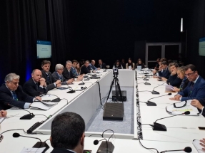 Andalucía colabora con 22 entidades para fomentar el uso de combustibles sostenibles de aviación