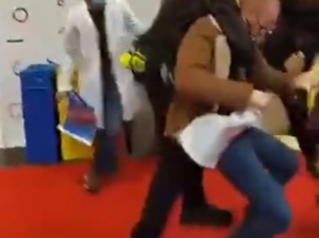 Rebelión Científica boicotea el stand de Iberdrola en Madrid es Ciencia para denunciar su “greenwashing”