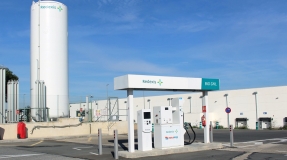 Zoilo Ríos inaugura en Zaragoza la primera estación de servicio para el repostaje de biometano de España