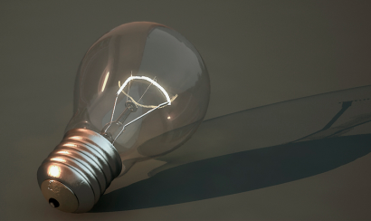 Fundación Renovables pide un IVA permanente para la tarifa eléctrica del 10% y rediseñarla en función de la energía consumida