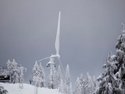 Unusual weather patterns chill and still wind farms in US, Canada