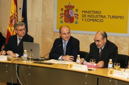 Industria estudia incluir entre las nuevas medidas de ahorro energ&eacute;tico a los biocarburantes y la biomasa