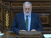 Arias Cañete pide acelerar la aprobación de un marco normativo a favor de la biomasa