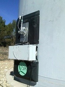 El robot que sube por los aerogeneradores