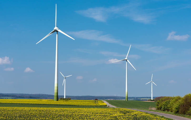 La energía eólica, el muro de contención de Alemania y Reino Unido ante la crisis