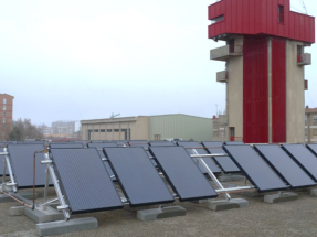 Instalan un sistema solar híbrido, fotovoltaico y térmico, en un cuartel de bomberos de Zaragoza